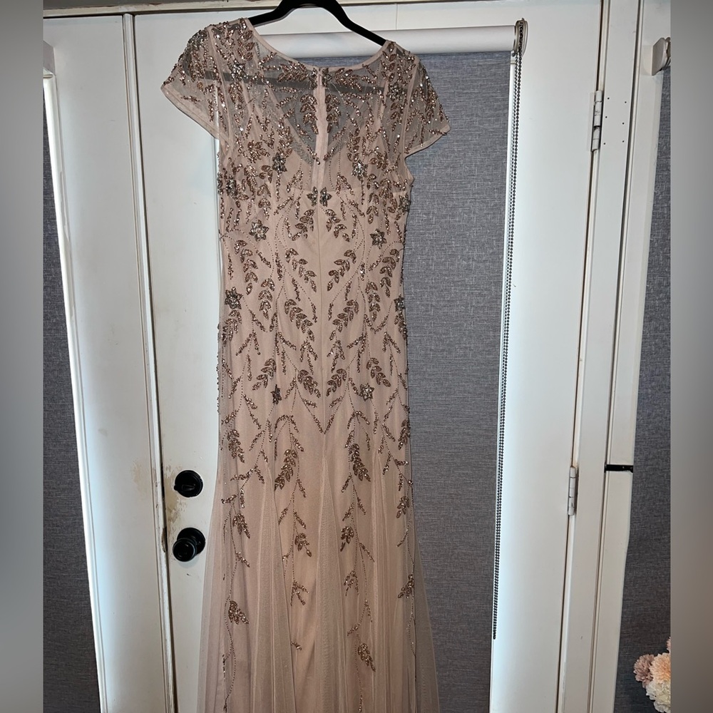 ADRIANNA PAPELL Wome’s Hand Beaded Short Sleeve Floral Godet Gown In Taupe Pink - Picture 3 of 9